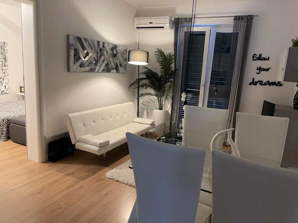 Apartment New Chic ซูเปตาร์ ภายนอก รูปภาพ