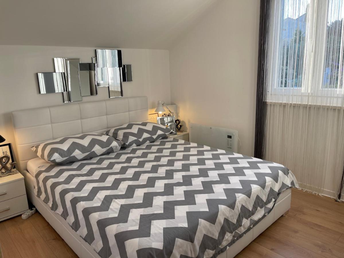 Apartment New Chic ซูเปตาร์ ภายนอก รูปภาพ