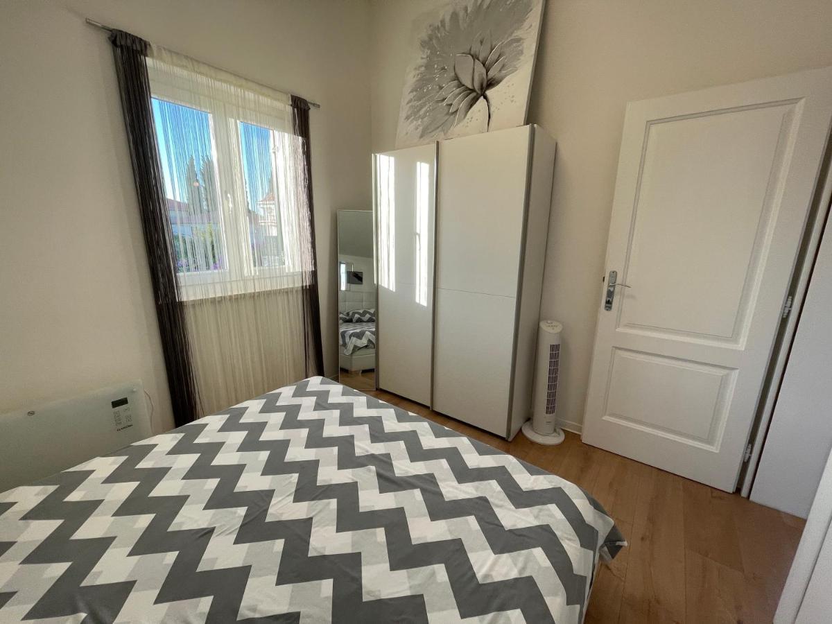 Apartment New Chic ซูเปตาร์ ภายนอก รูปภาพ