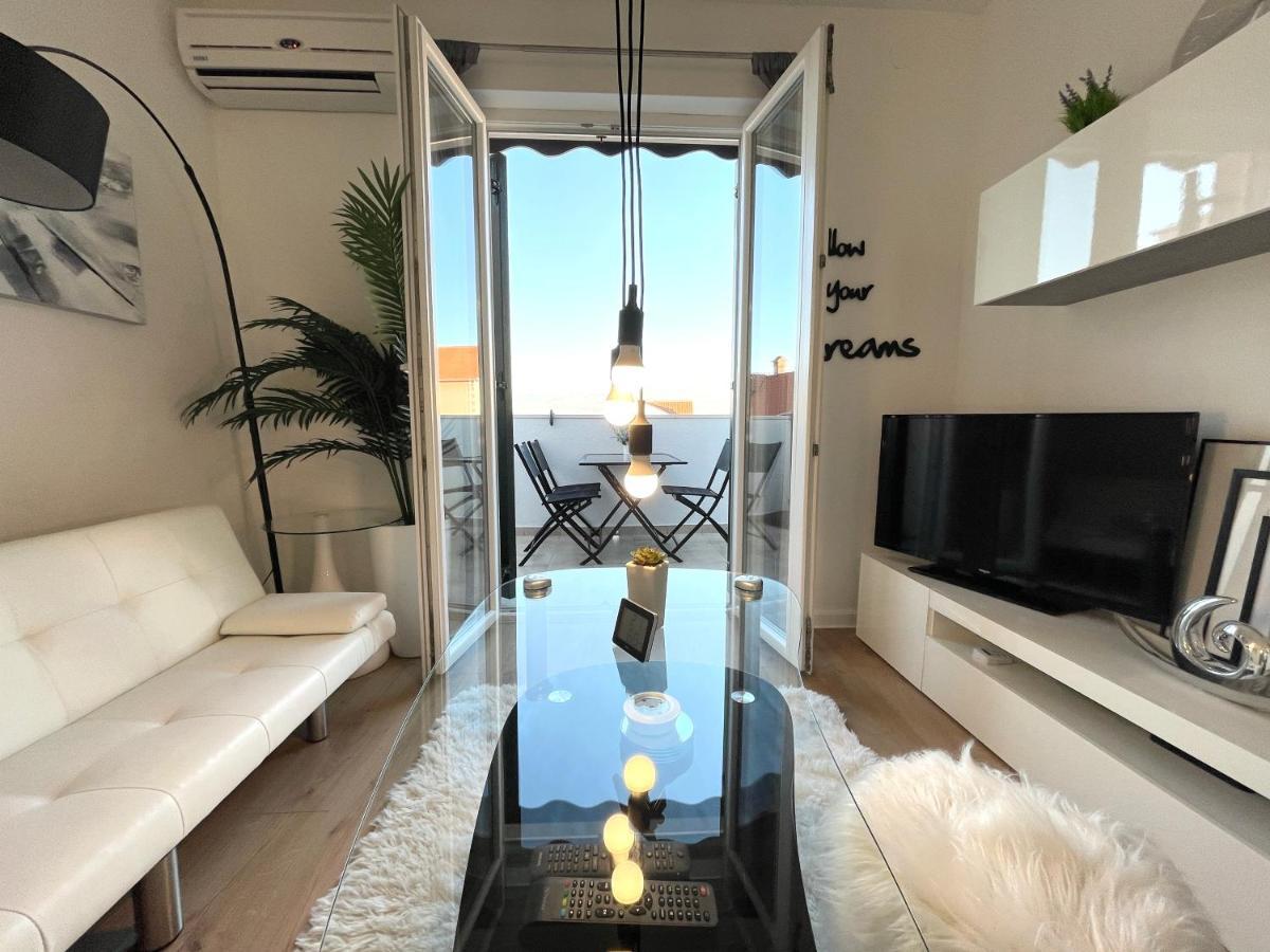 Apartment New Chic ซูเปตาร์ ภายนอก รูปภาพ