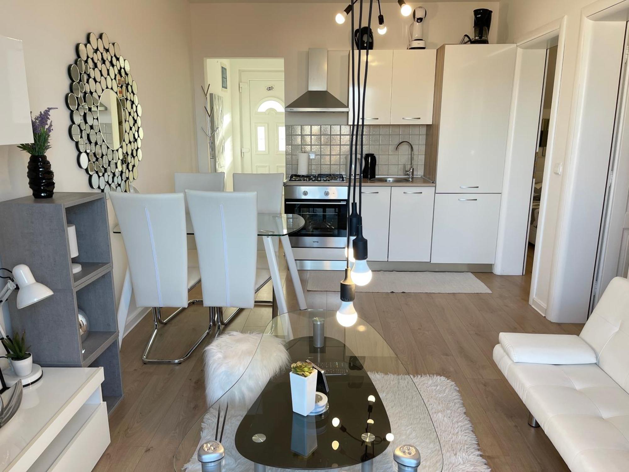 Apartment New Chic ซูเปตาร์ ภายนอก รูปภาพ
