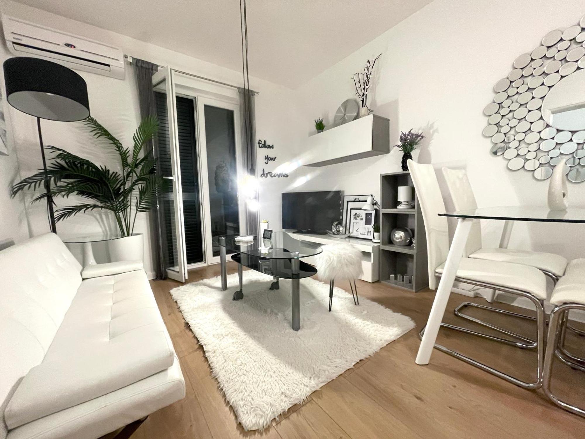 Apartment New Chic ซูเปตาร์ ภายนอก รูปภาพ