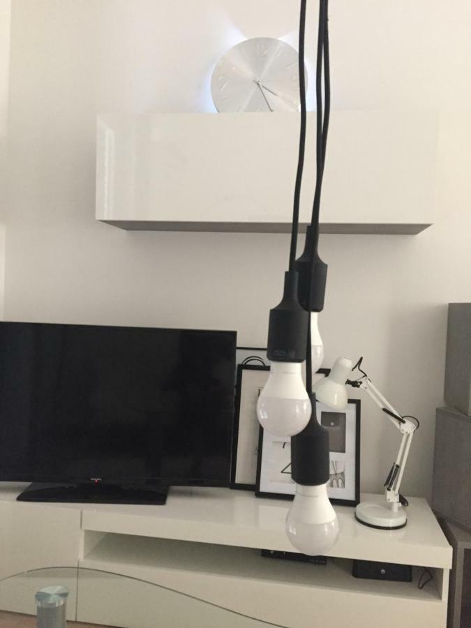 Apartment New Chic ซูเปตาร์ ภายนอก รูปภาพ